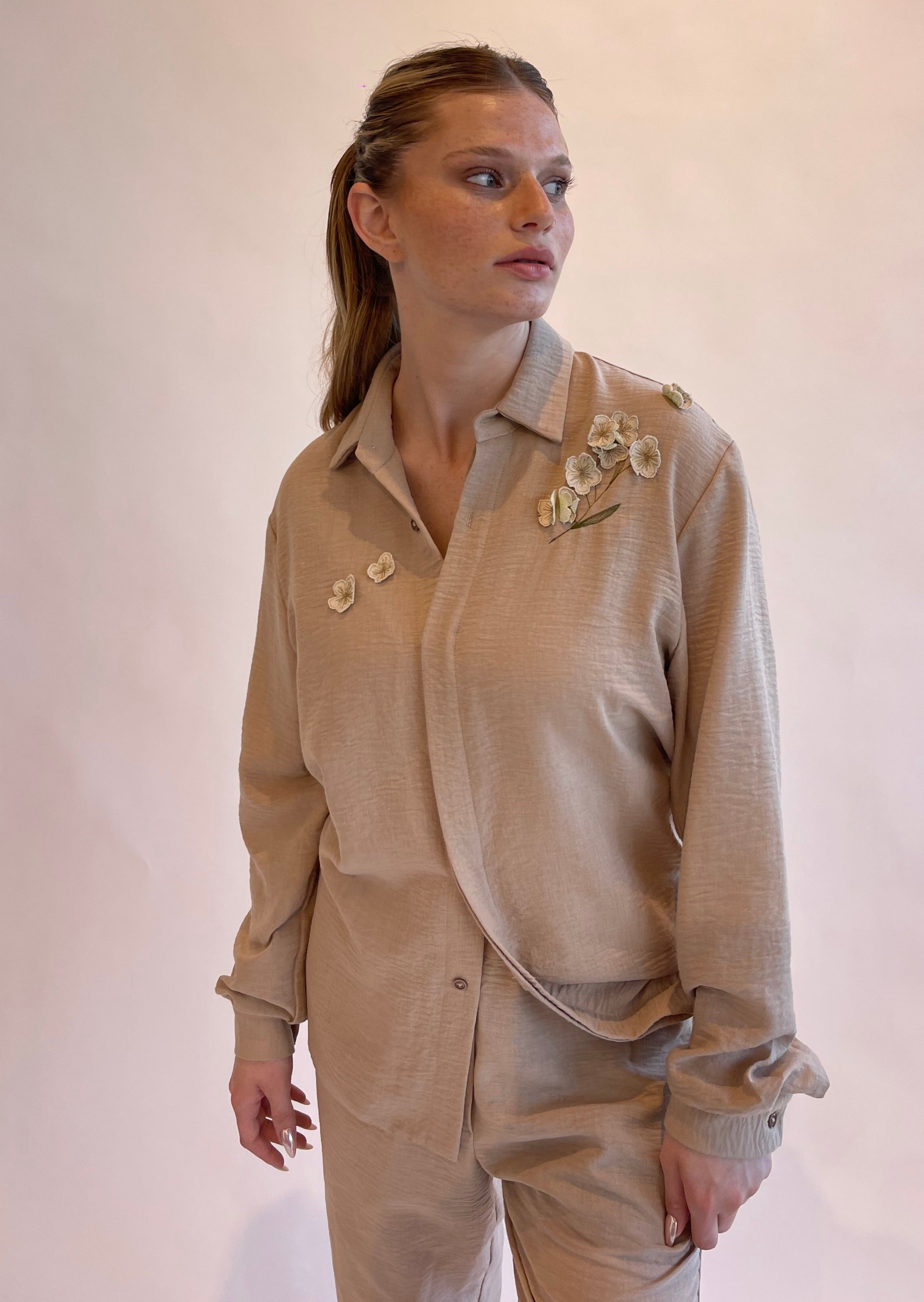 MAGGIE EMB SHIRT