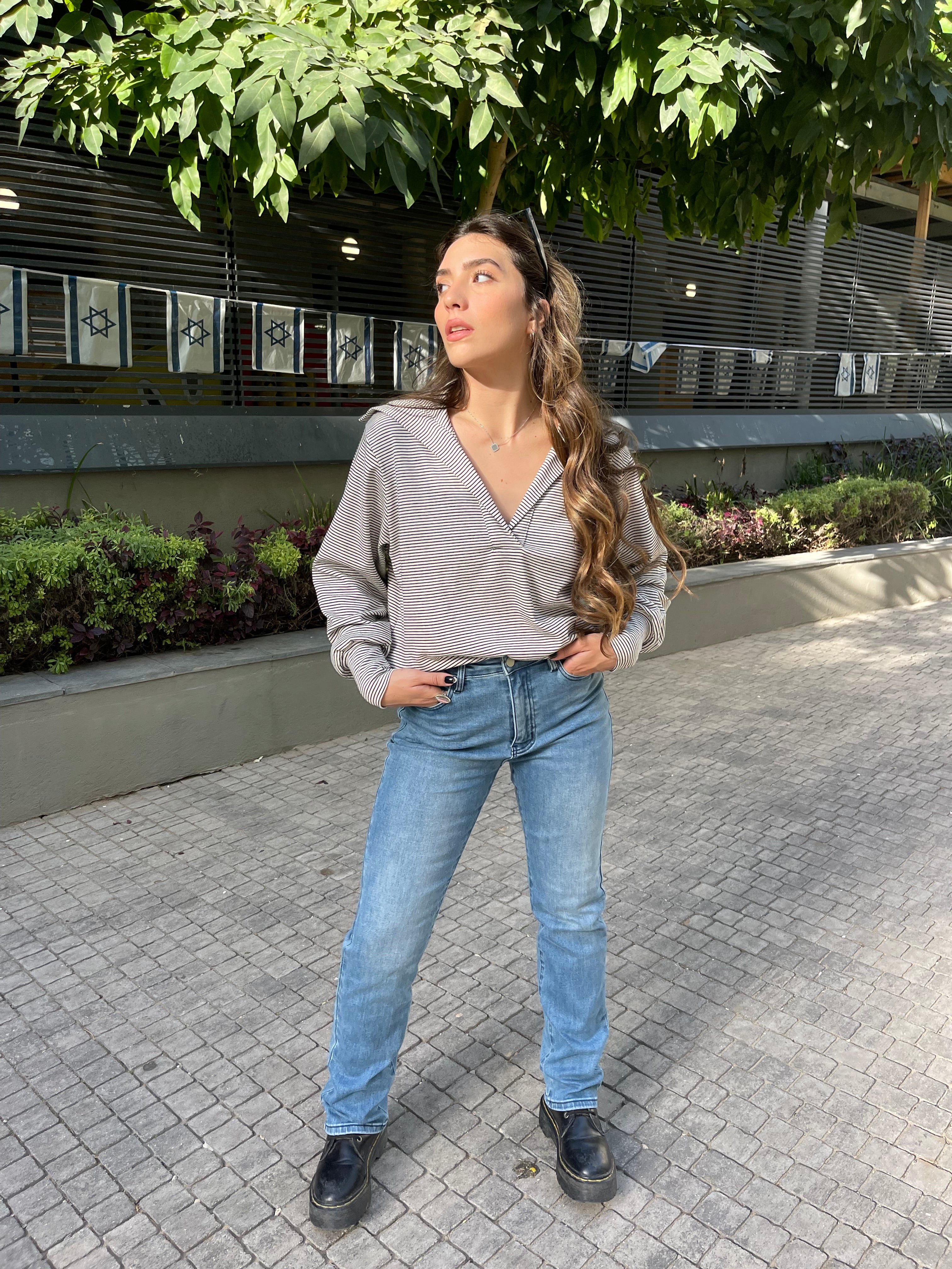 PHEBE V SHIRT
